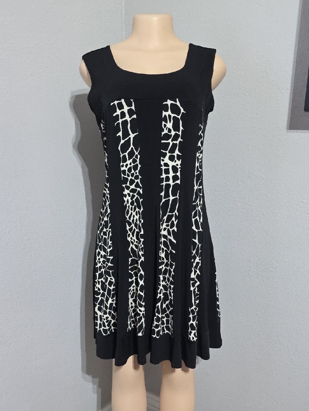 ENFOCUS STUDIOS Scoop Neck Black Mini Dress with White Panel Print Size 12
